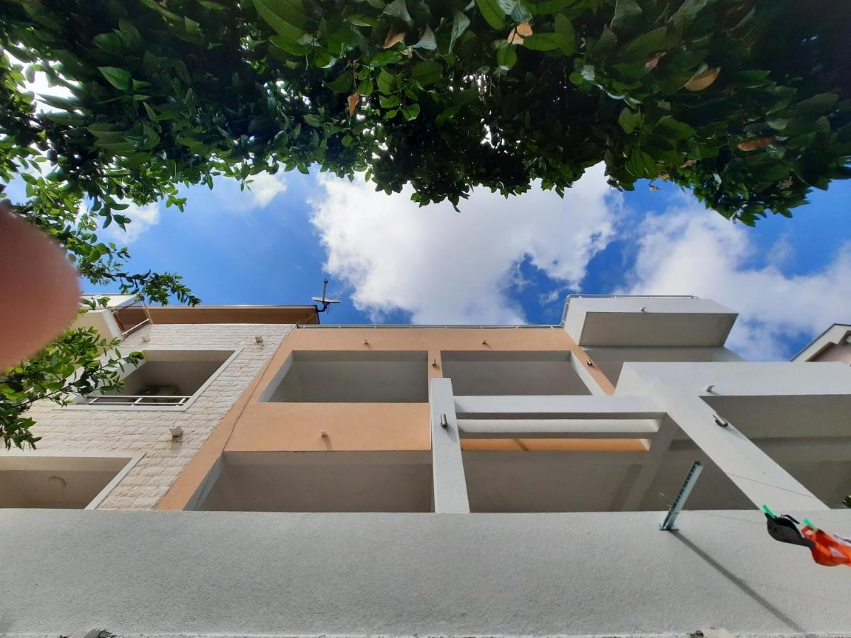 Studio Apartments Jupo Улцинь Екстер'єр фото