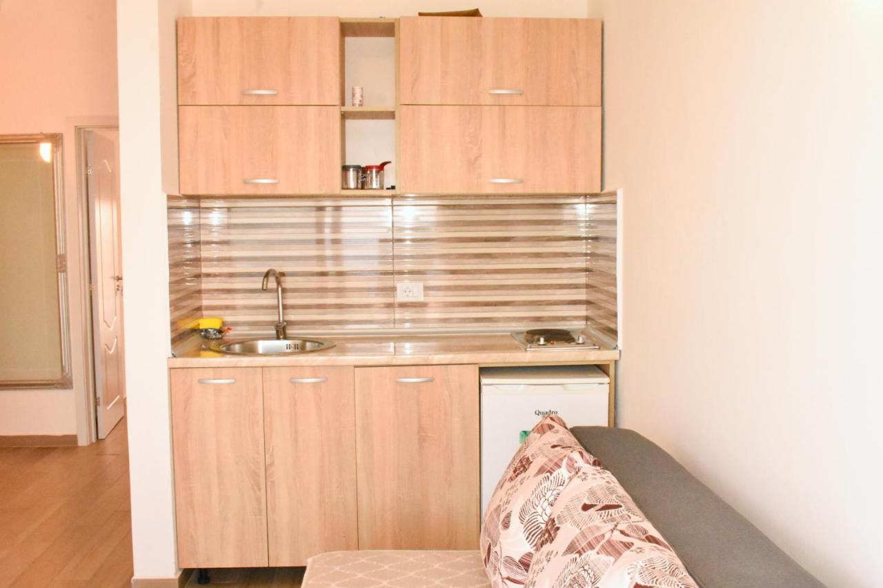 Studio Apartments Jupo Улцинь Екстер'єр фото
