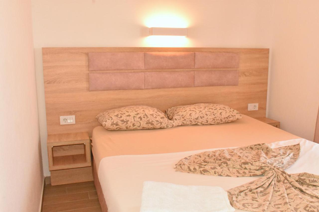 Studio Apartments Jupo Улцинь Екстер'єр фото