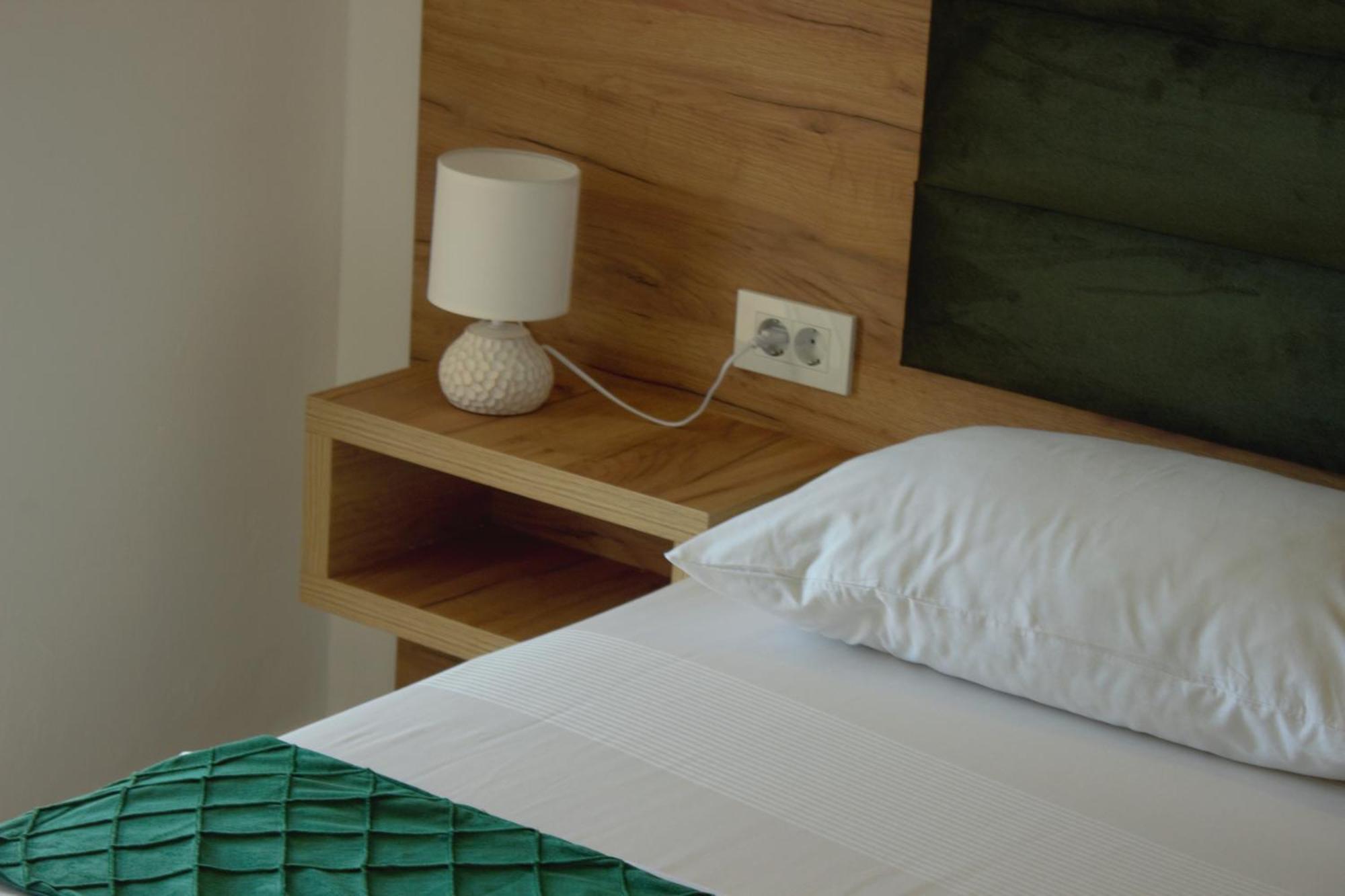 Studio Apartments Jupo Улцинь Екстер'єр фото